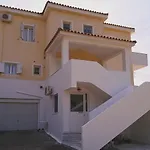 Olympia House אולימפיה